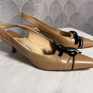 Manolo Blahnik Tan Slingback Pointed-Toe Pumps with Bow Accent